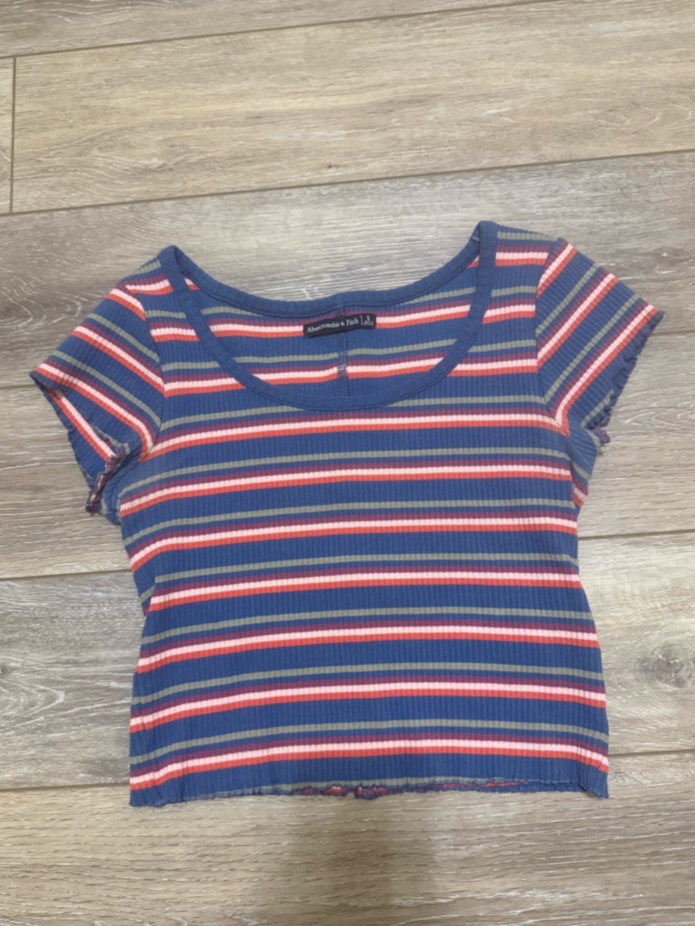 💙Abercrombie & Fitch Striped Crop Short Sleeve Top - Size Small💙